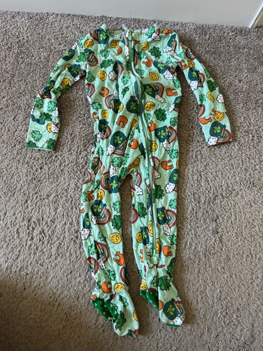 Posh Peanut Green St. Patrick's Day One-Piece Pajamas size 9-12m